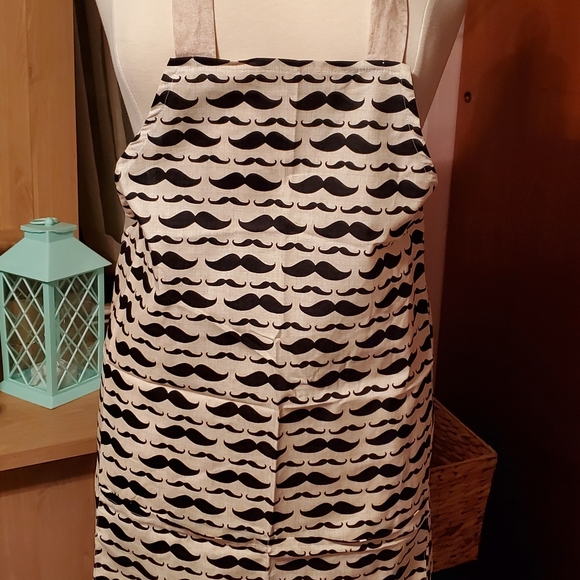 APRONS - Picture 5 of 16